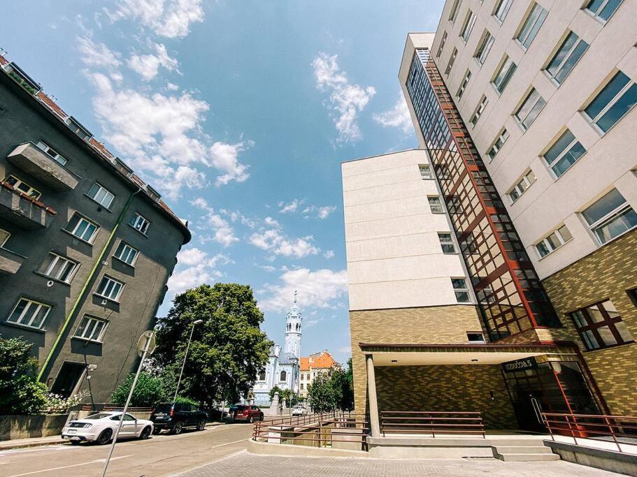 New Studio In Quiet Part Of The City Center ブラチスラヴァ エクステリア 写真
